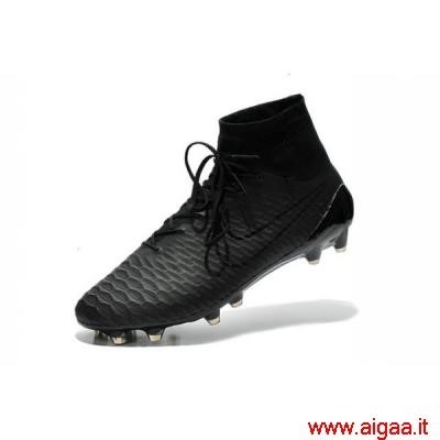 scarpe da calcio nike tutte nere,scarpe da calcio nike ultimi modelli